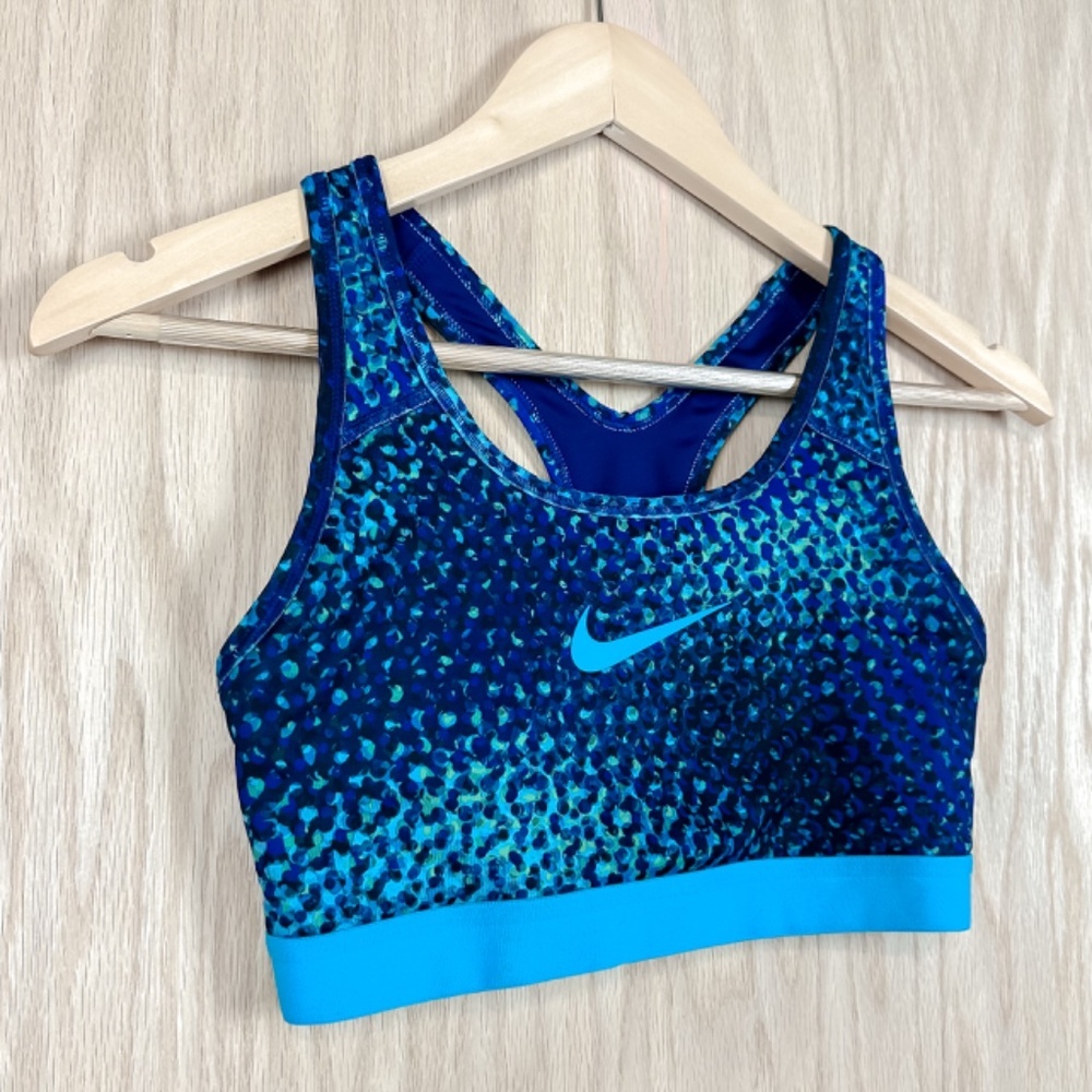 Nike Swoosh Dri-FIT Sports Bra - Picture 2 of 5